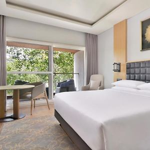 Deluxe King Room Balcony Garden View